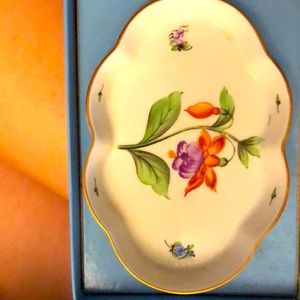 Hand painted dish by Herend